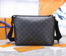 Picture of LV Mens Bags _SKUfw101398092fw